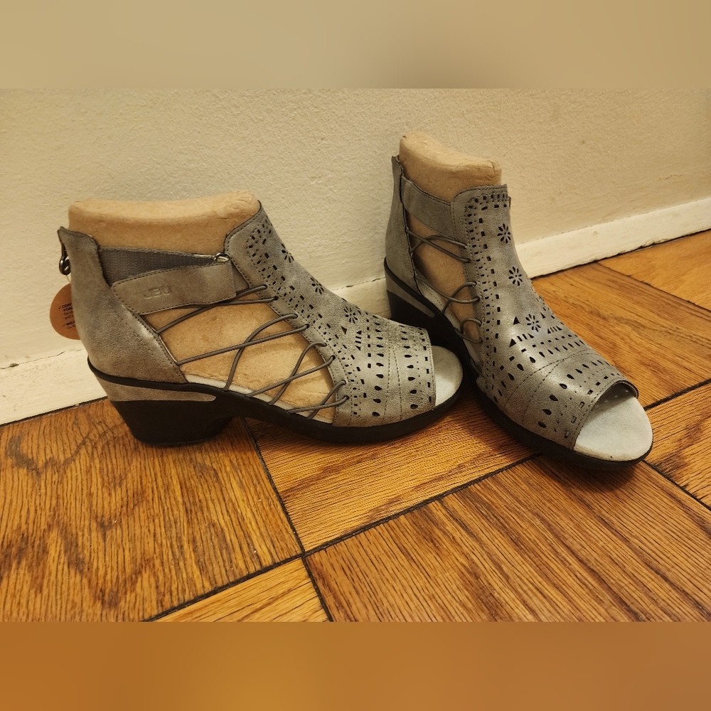 NWT Gray Perforated Heels with Open Toe Design